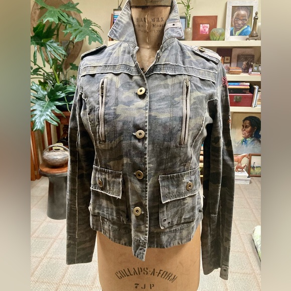 Military (esque) Distressed Jacket. Very cool! - Picture 2 of 9